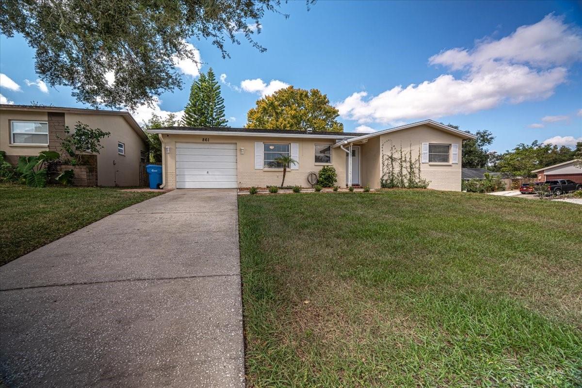 Image 2 of 25 For 861 Karen Street