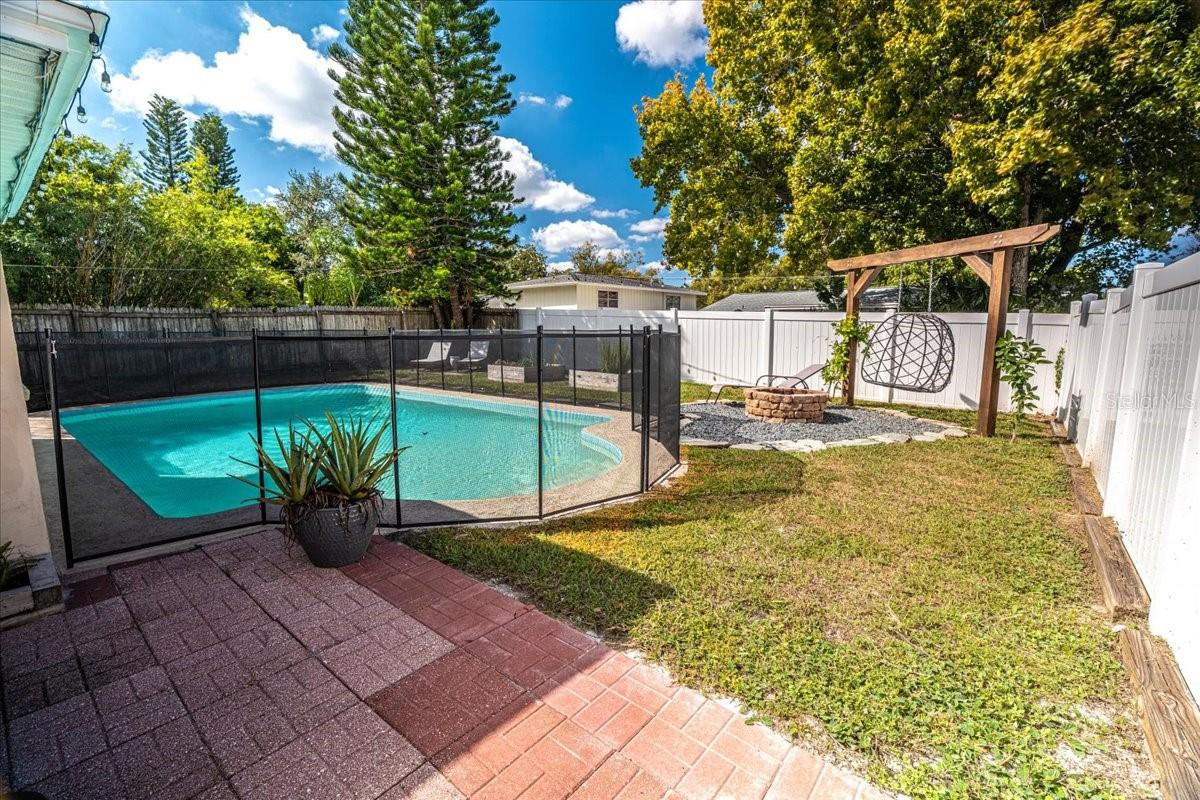 Image 21 of 25 For 861 Karen Street