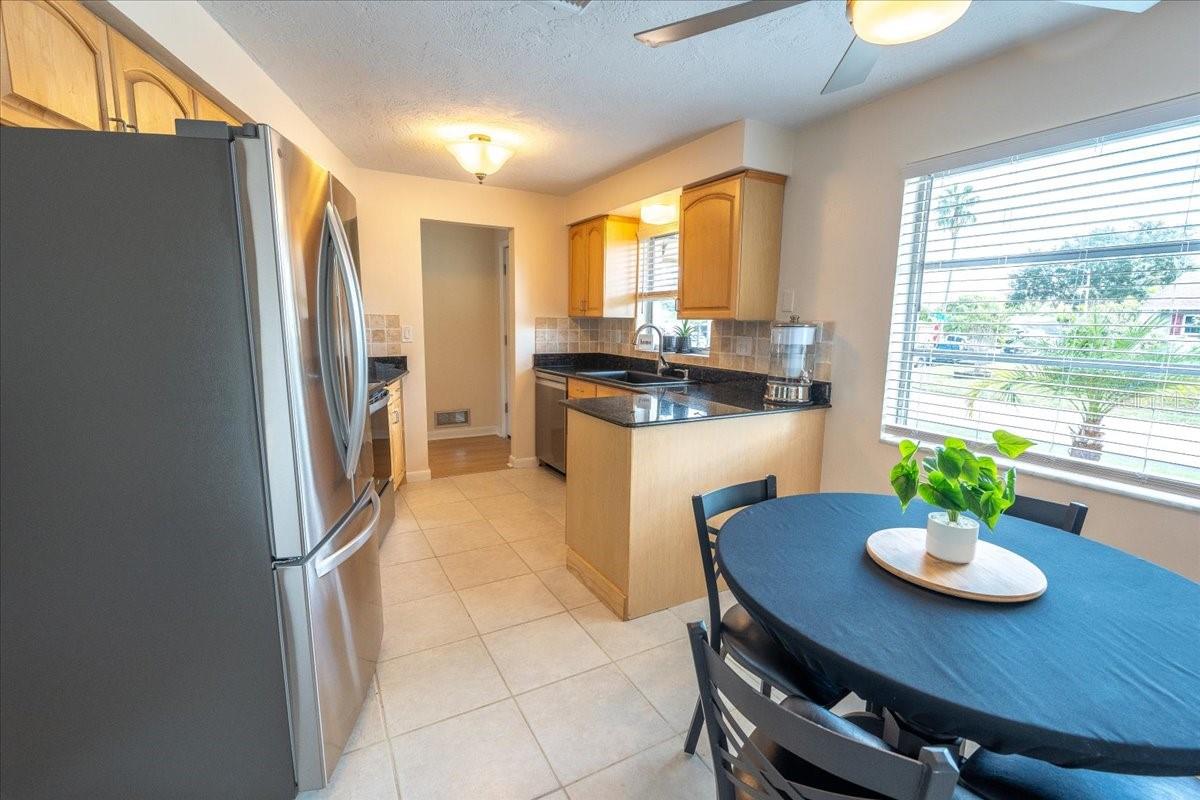 Image 3 of 25 For 861 Karen Street