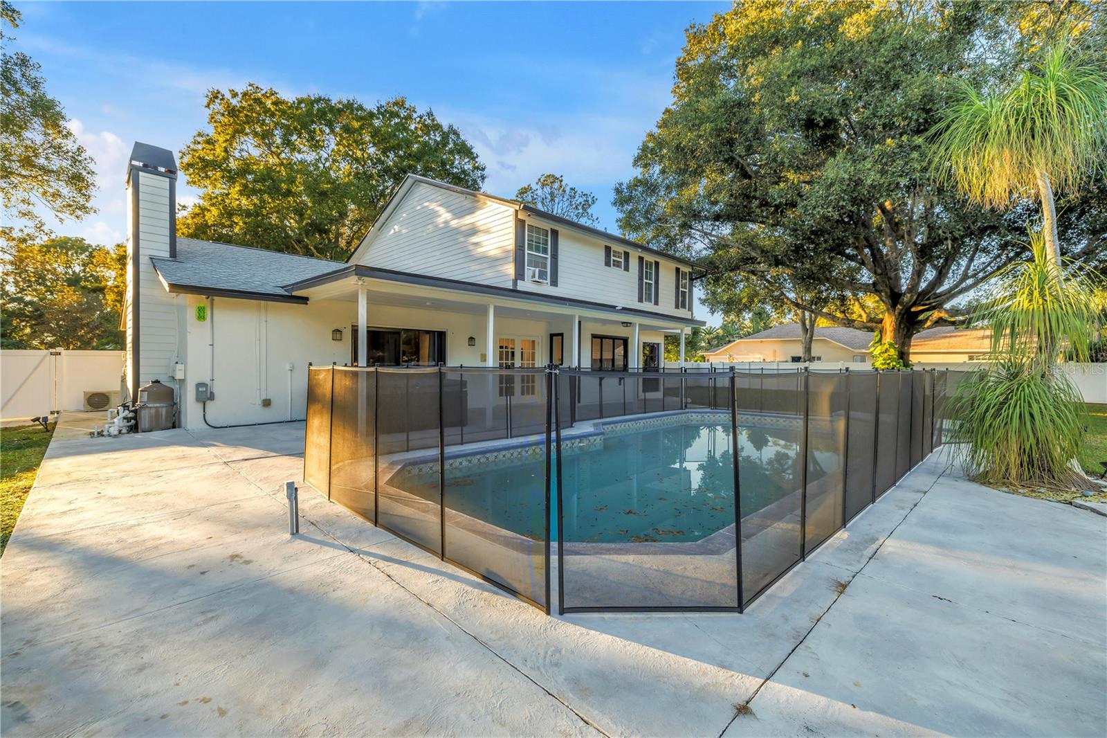 Image 29 of 47 For 18009 Lindawoods Street