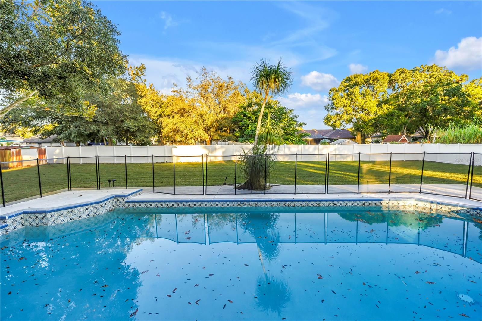 Image 31 of 47 For 18009 Lindawoods Street