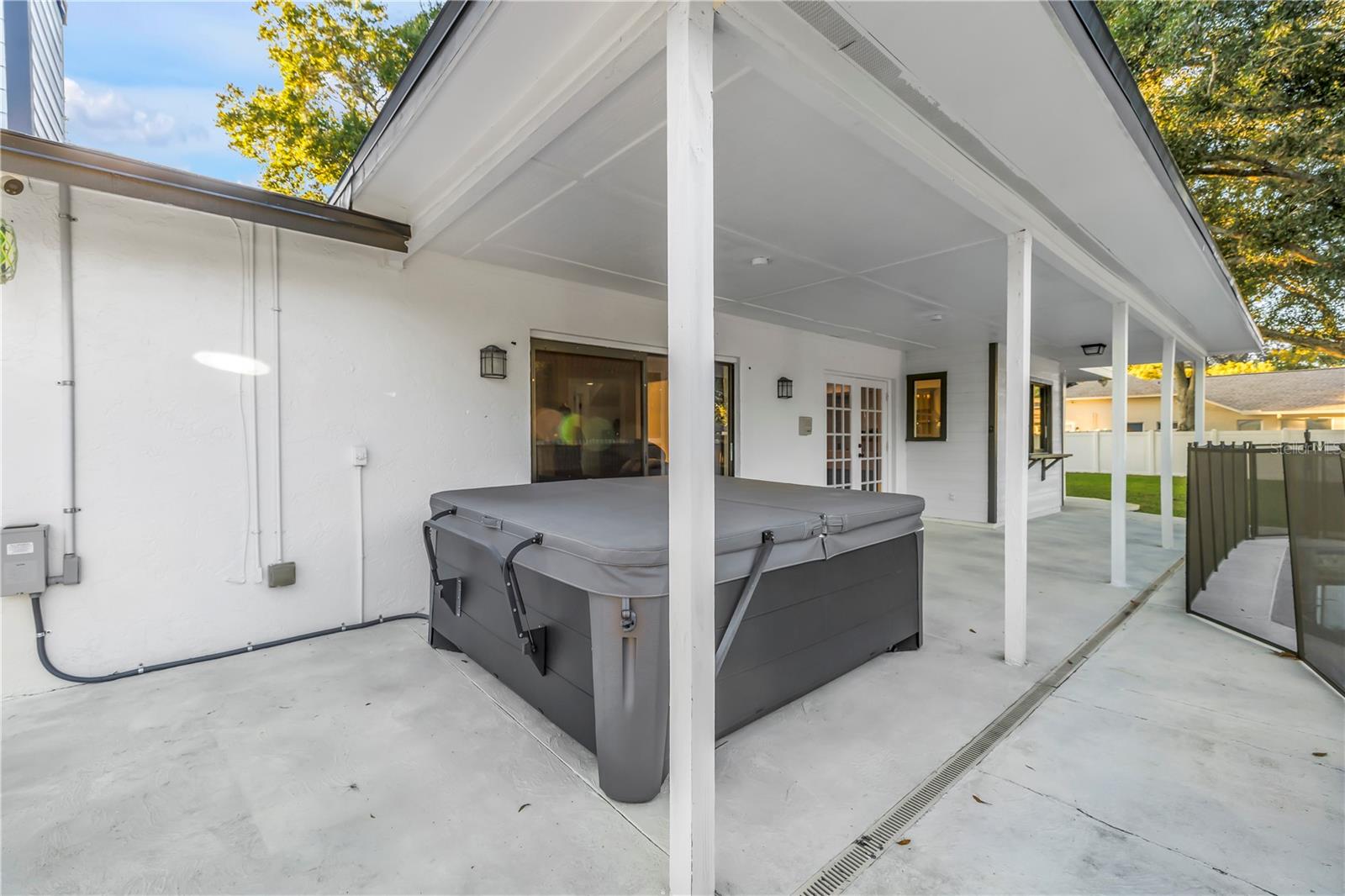 Image 32 of 47 For 18009 Lindawoods Street