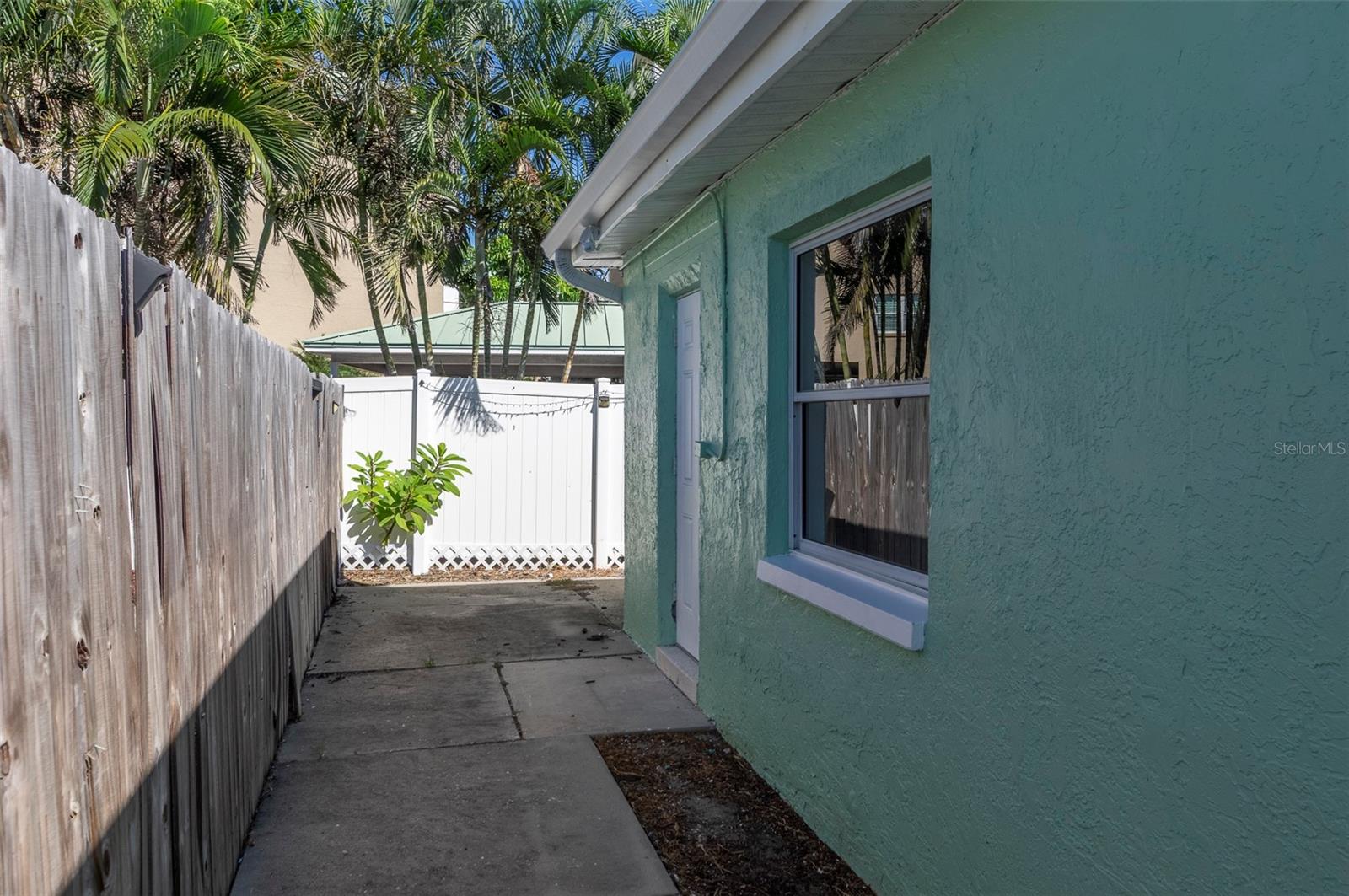 Image 17 of 23 For 304 Madeira Avenue 300