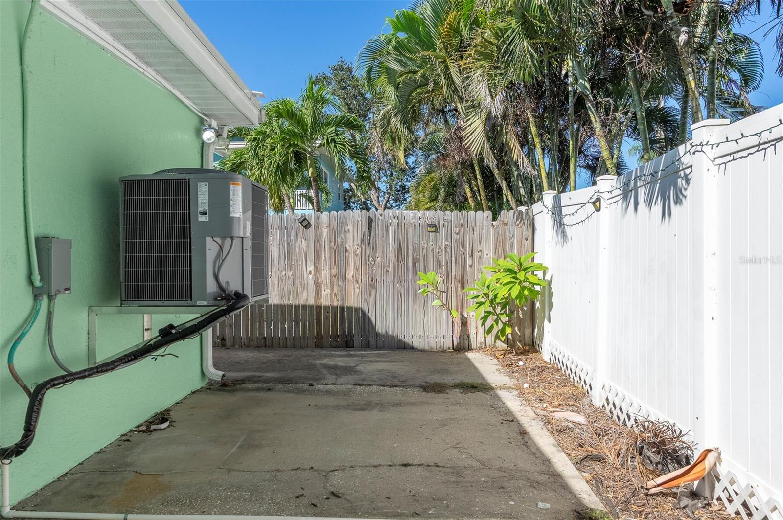 Image 19 of 23 For 304 Madeira Avenue 300