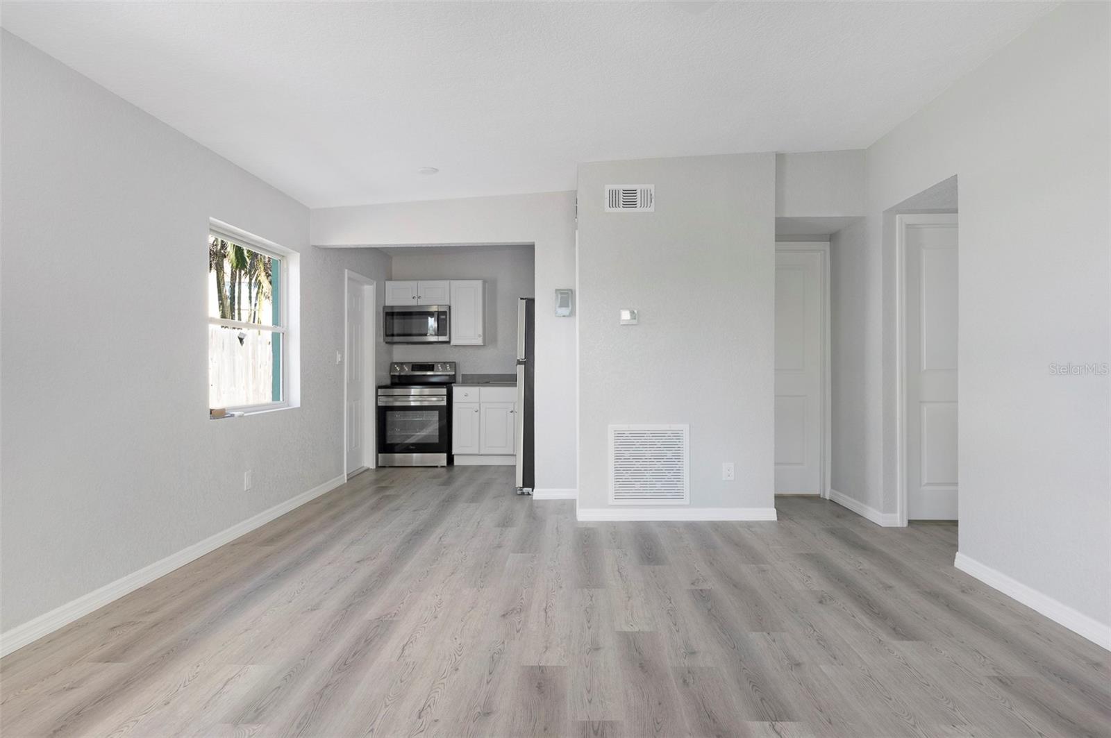 Image 4 of 23 For 304 Madeira Avenue 300