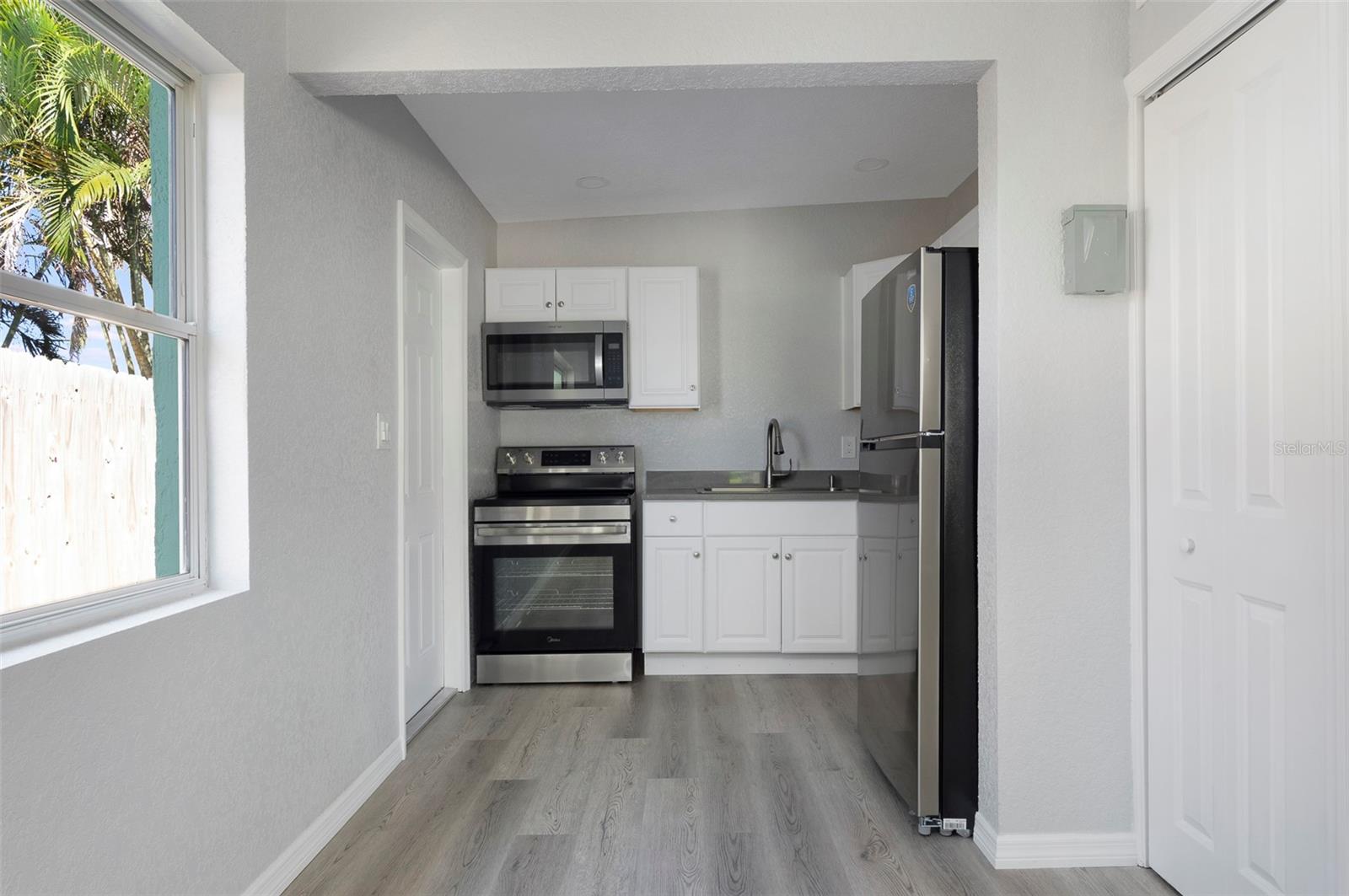 Image 6 of 23 For 304 Madeira Avenue 300