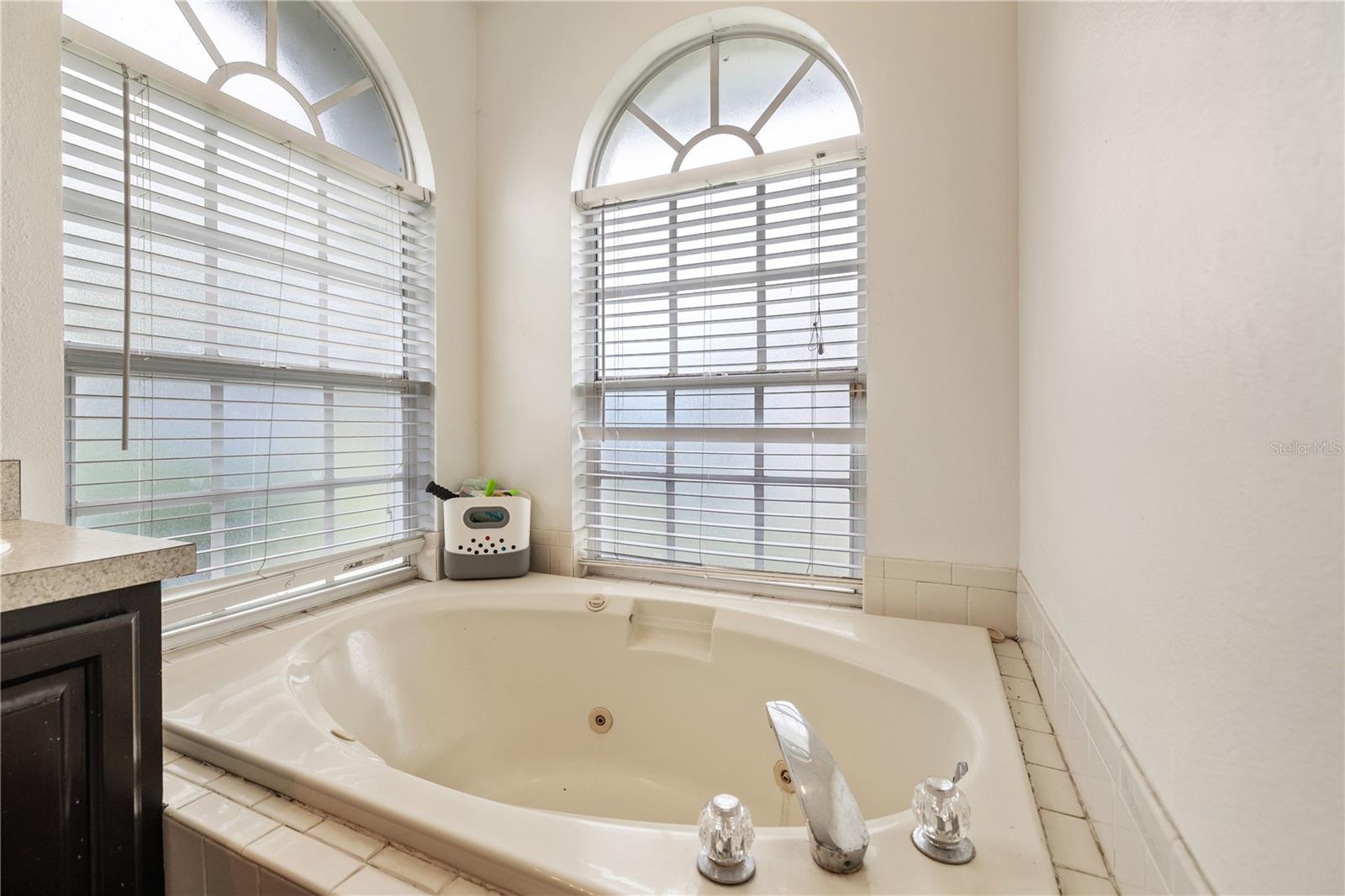 Image 25 of 36 For 4704 Canterbury Drive