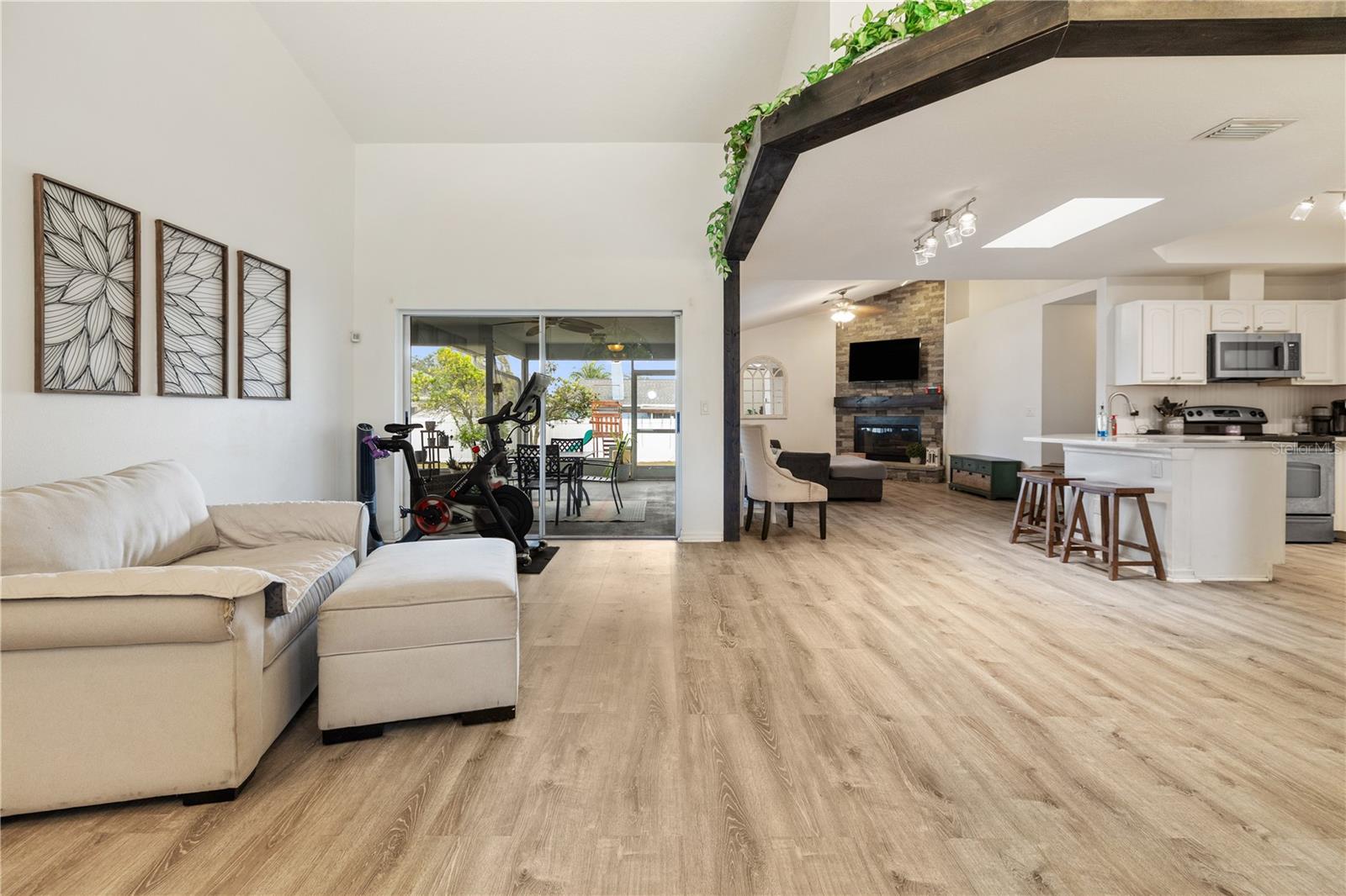 Image 4 of 36 For 4704 Canterbury Drive