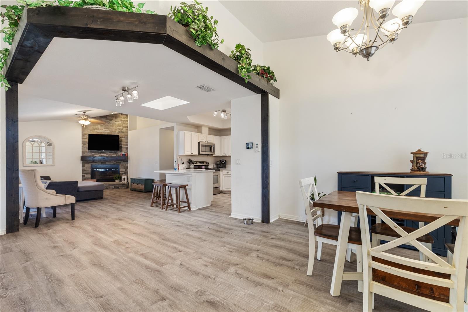 Image 5 of 36 For 4704 Canterbury Drive