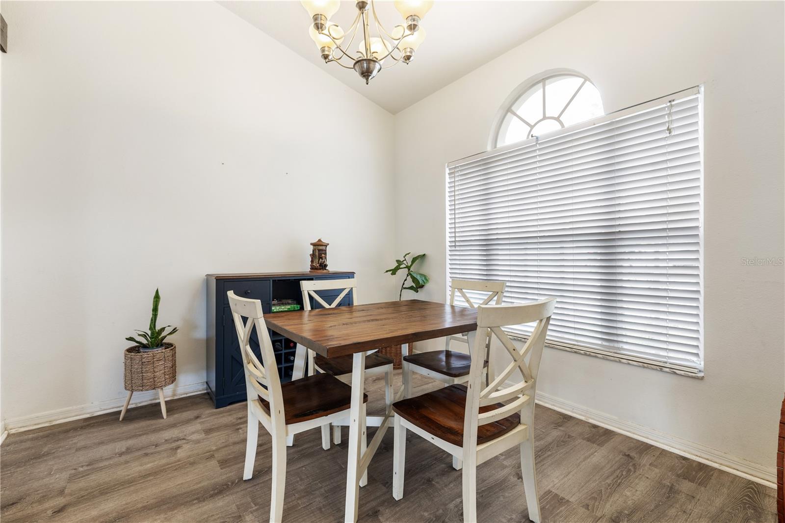 Image 6 of 36 For 4704 Canterbury Drive