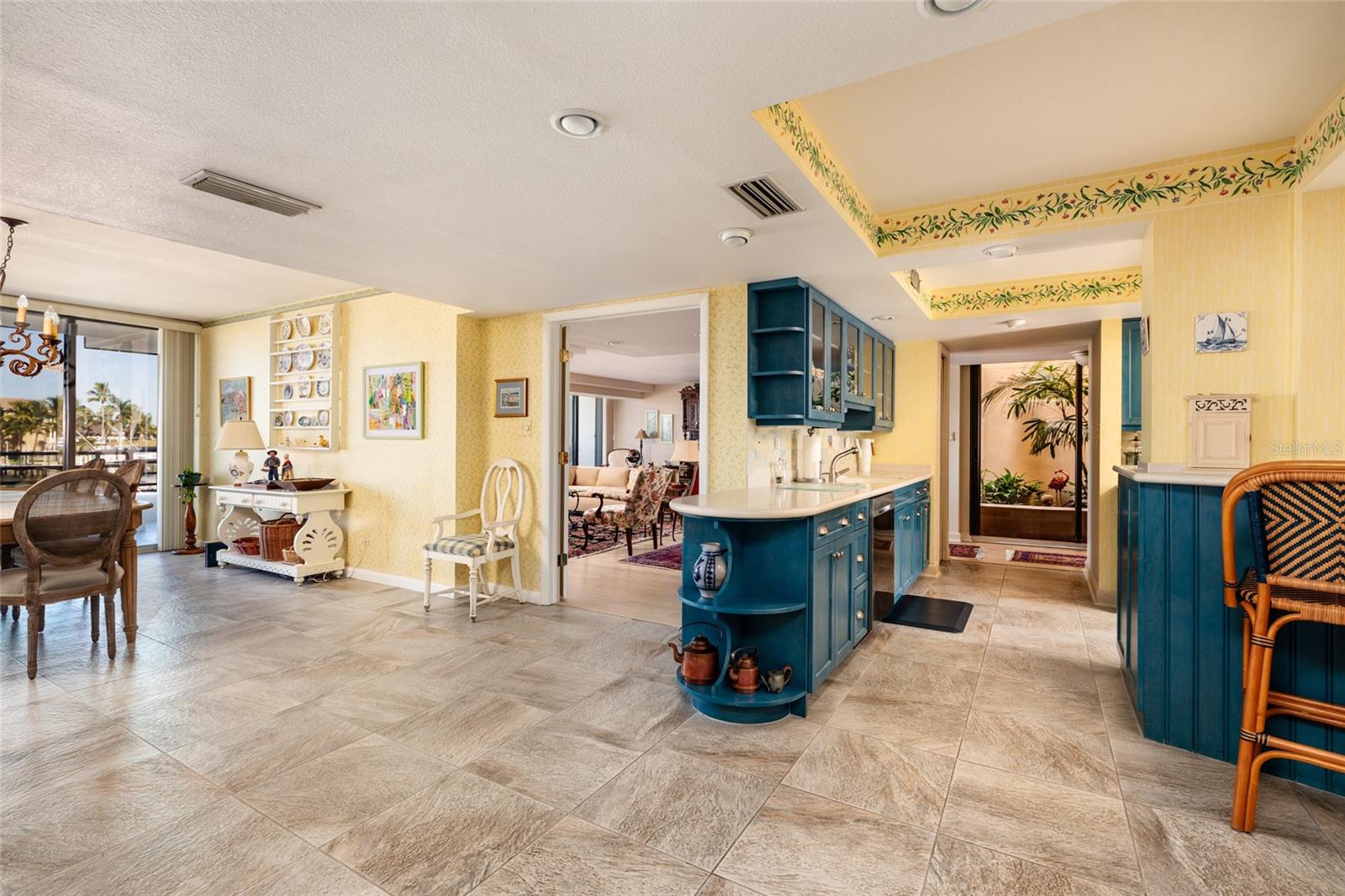 Image 13 of 100 For 2795 Kipps Colony Drive S 101-102