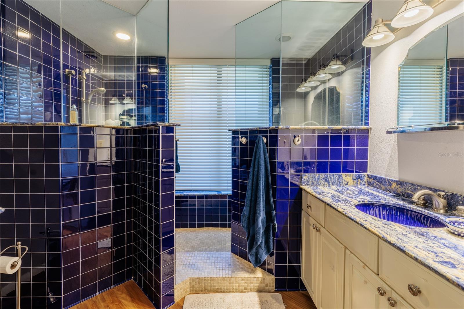 Image 33 of 100 For 2795 Kipps Colony Drive S 101-102