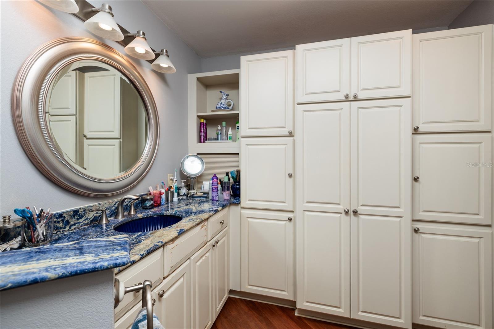 Image 34 of 100 For 2795 Kipps Colony Drive S 101-102