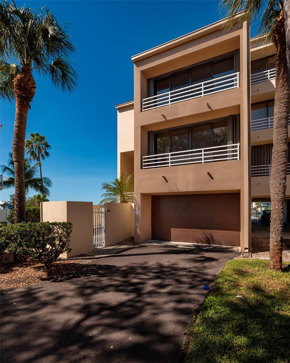 Image 55 of 100 For 2795 Kipps Colony Drive S 101-102