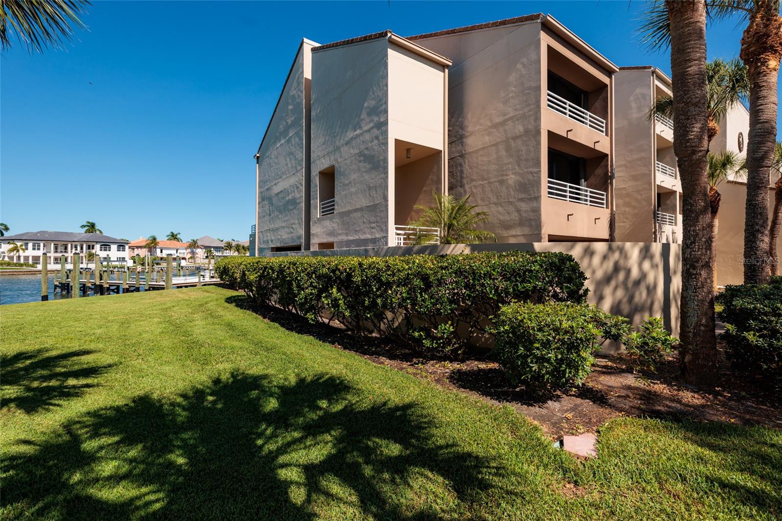 Image 57 of 100 For 2795 Kipps Colony Drive S 101-102