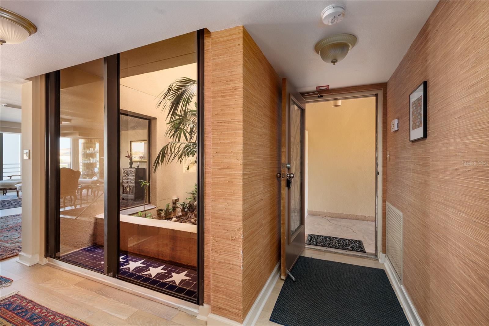 Image 6 of 100 For 2795 Kipps Colony Drive S 101-102