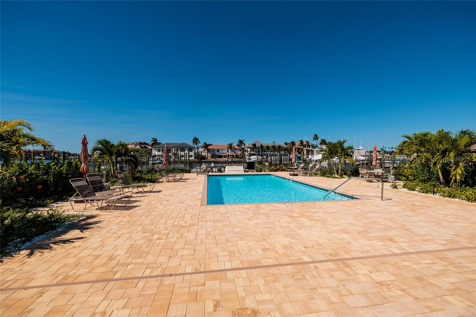 Image 71 of 100 For 2795 Kipps Colony Drive S 101-102