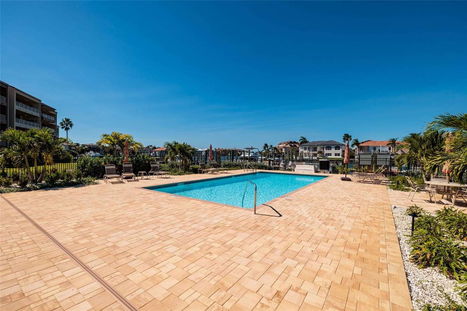 Image 72 of 100 For 2795 Kipps Colony Drive S 101-102