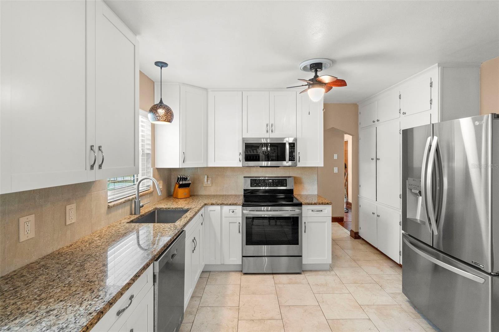 Image 10 of 50 For 1419 Gray Street S