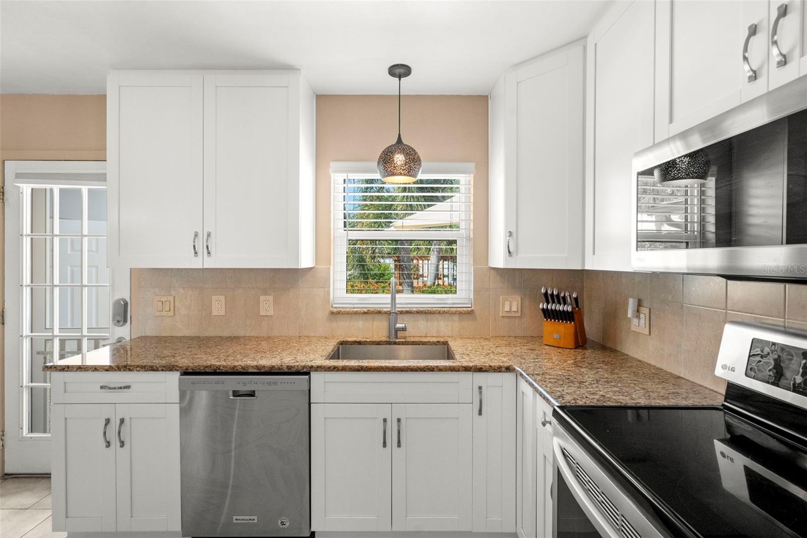 Image 11 of 50 For 1419 Gray Street S