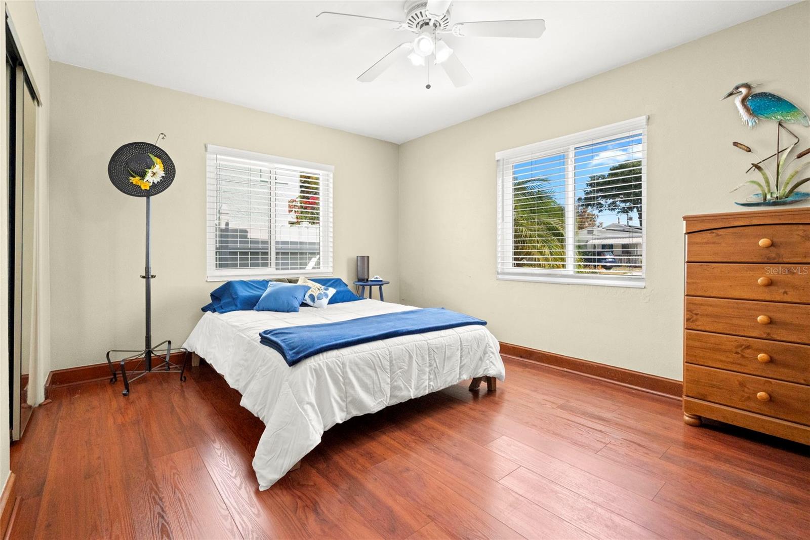 Image 19 of 50 For 1419 Gray Street S