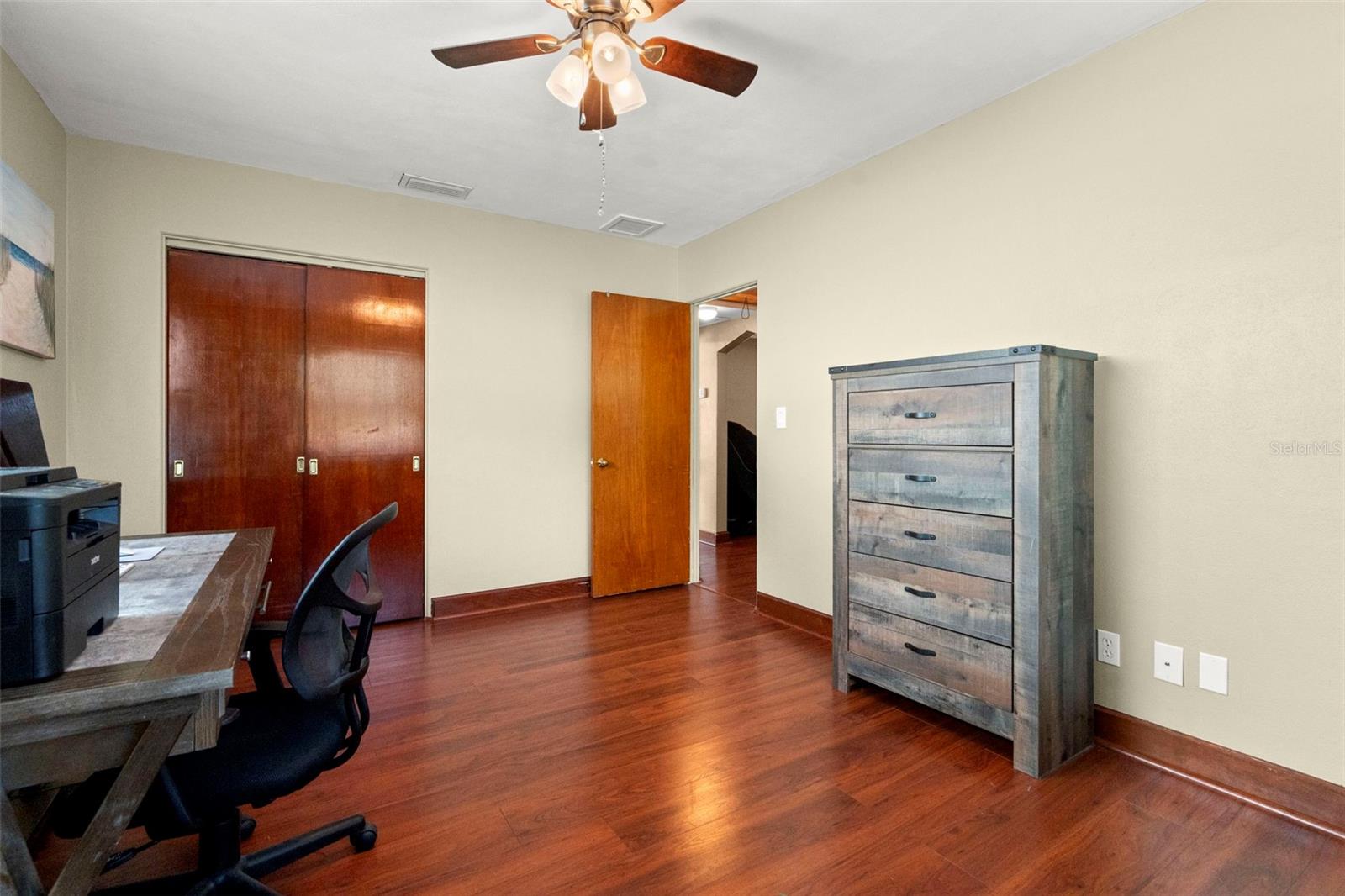 Image 22 of 50 For 1419 Gray Street S