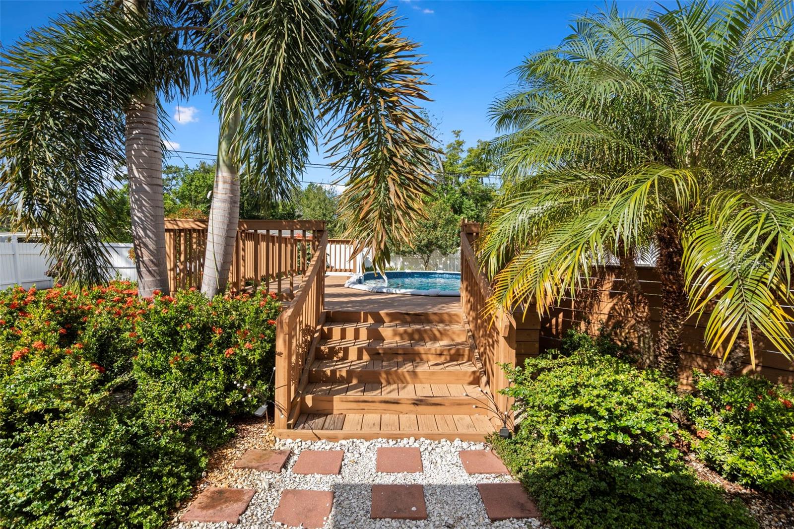 Image 27 of 50 For 1419 Gray Street S