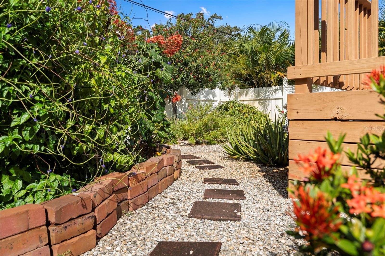 Image 30 of 50 For 1419 Gray Street S