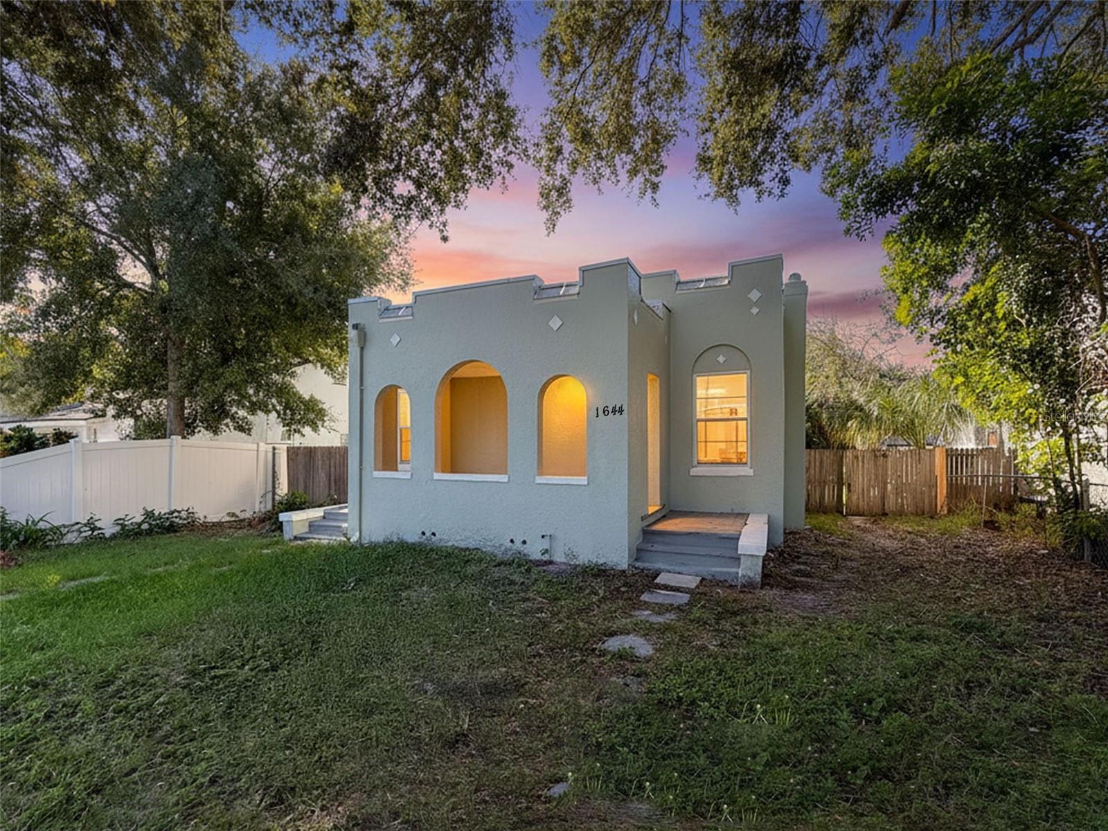 Image 2 of 51 For 1644 20th Avenue S