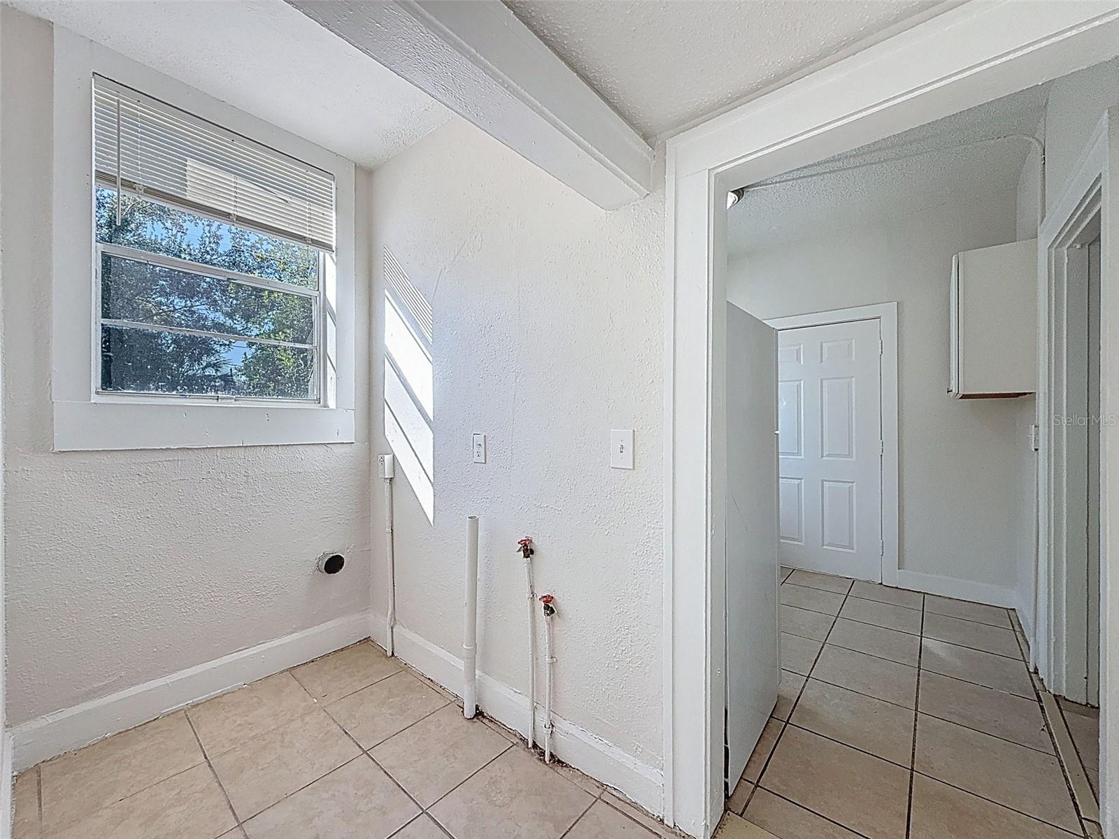 Image 23 of 51 For 1644 20th Avenue S