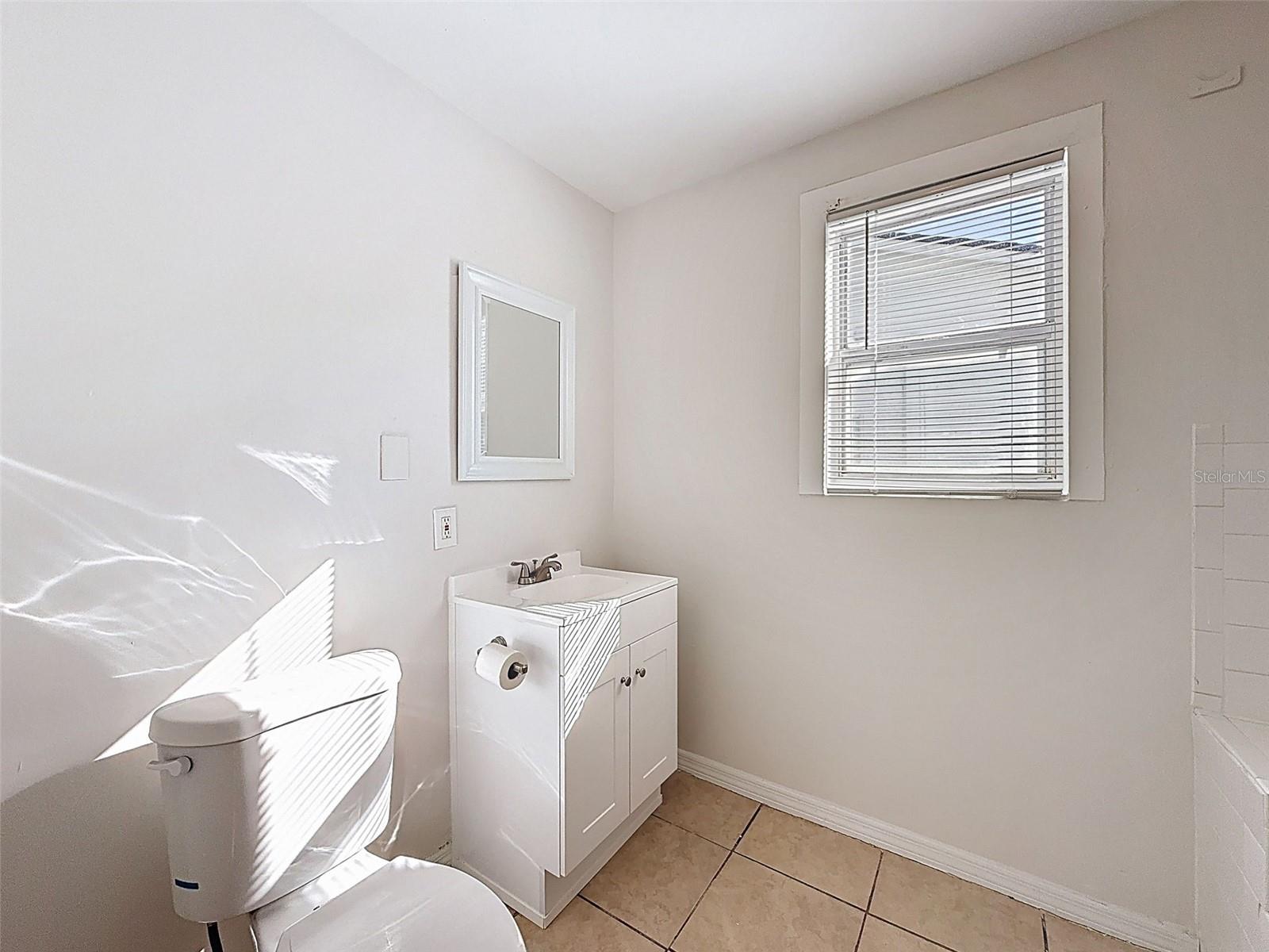 Image 32 of 51 For 1644 20th Avenue S