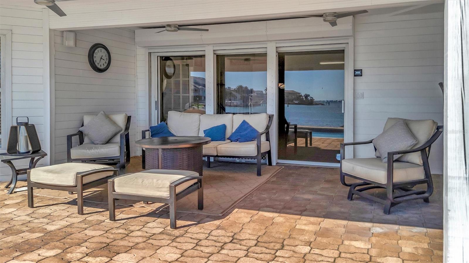 Listing photo id 8 for 5918 Skimmer Point Boulevard S