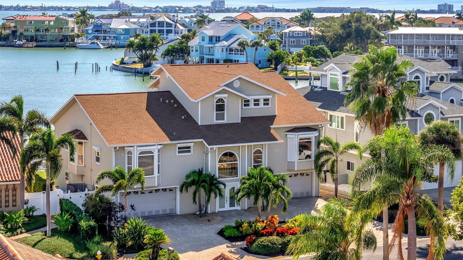 Listing photo id 11 for 5918 Skimmer Point Boulevard S