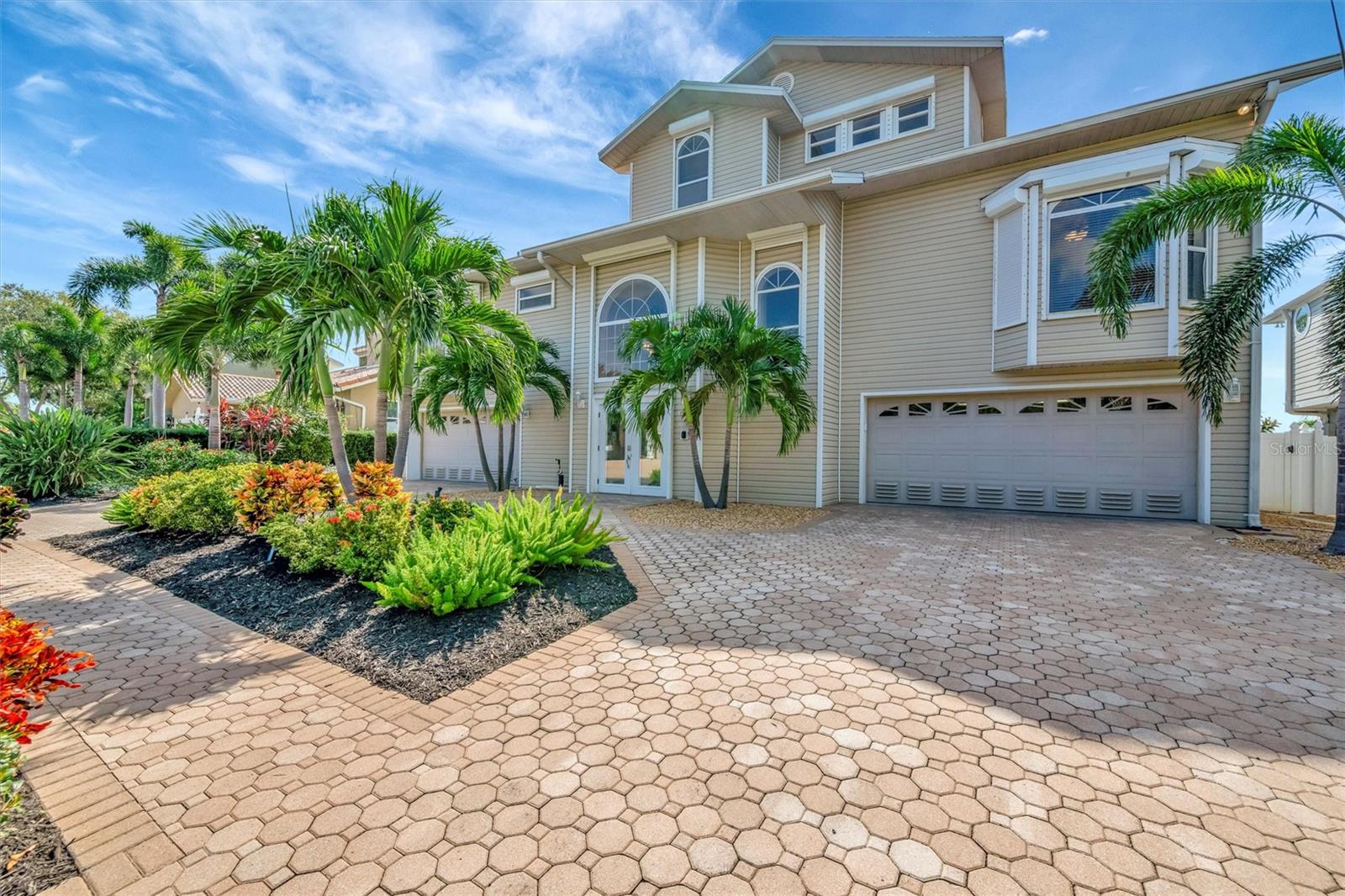 Listing photo id 12 for 5918 Skimmer Point Boulevard S