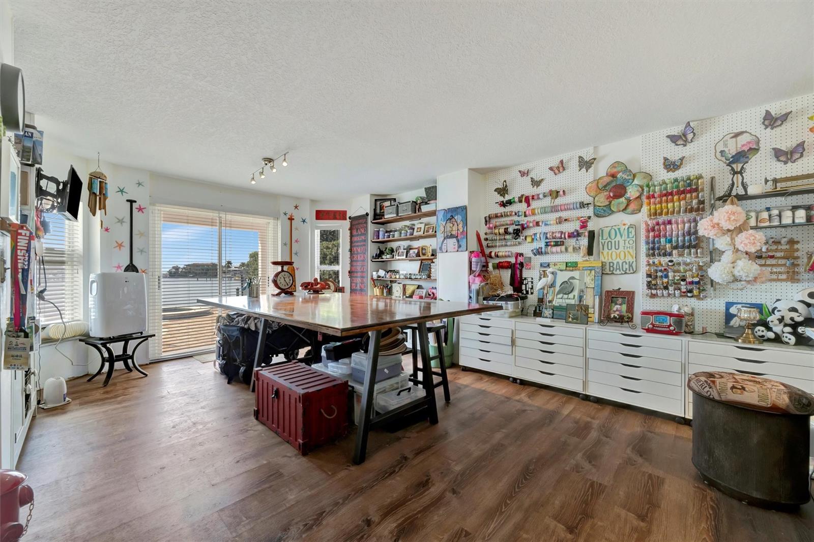 Listing photo id 22 for 5918 Skimmer Point Boulevard S