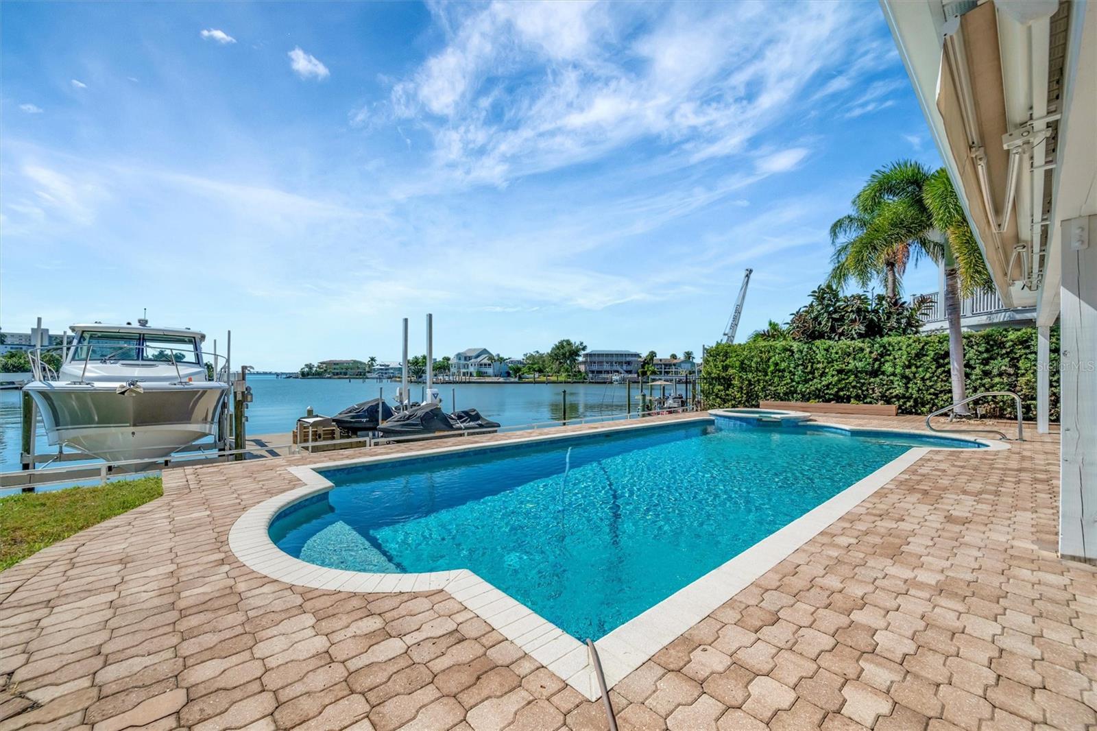 Listing photo id 27 for 5918 Skimmer Point Boulevard S