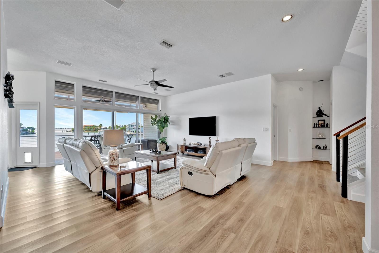 Listing photo id 36 for 5918 Skimmer Point Boulevard S