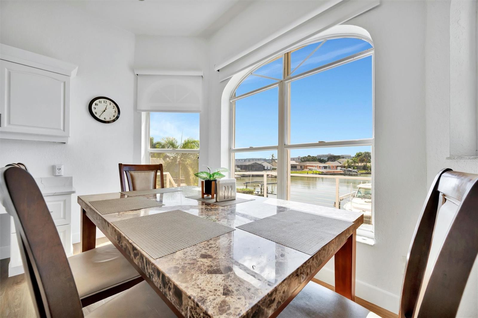 Listing photo id 38 for 5918 Skimmer Point Boulevard S