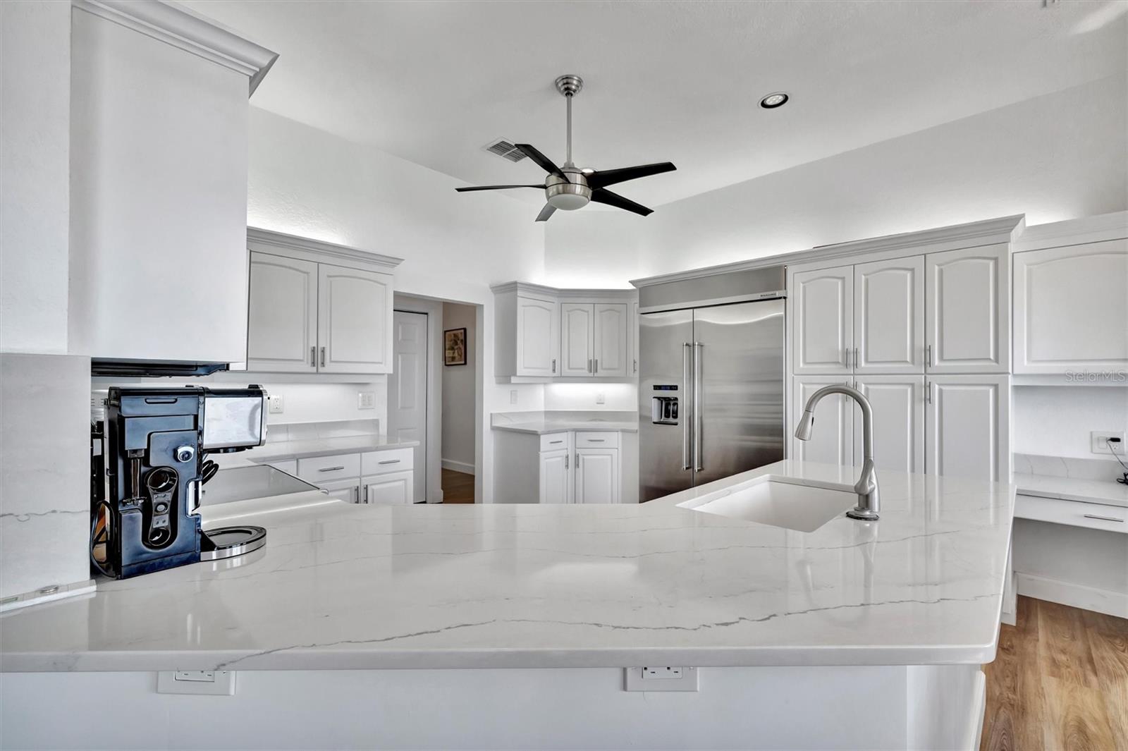 Listing photo id 41 for 5918 Skimmer Point Boulevard S