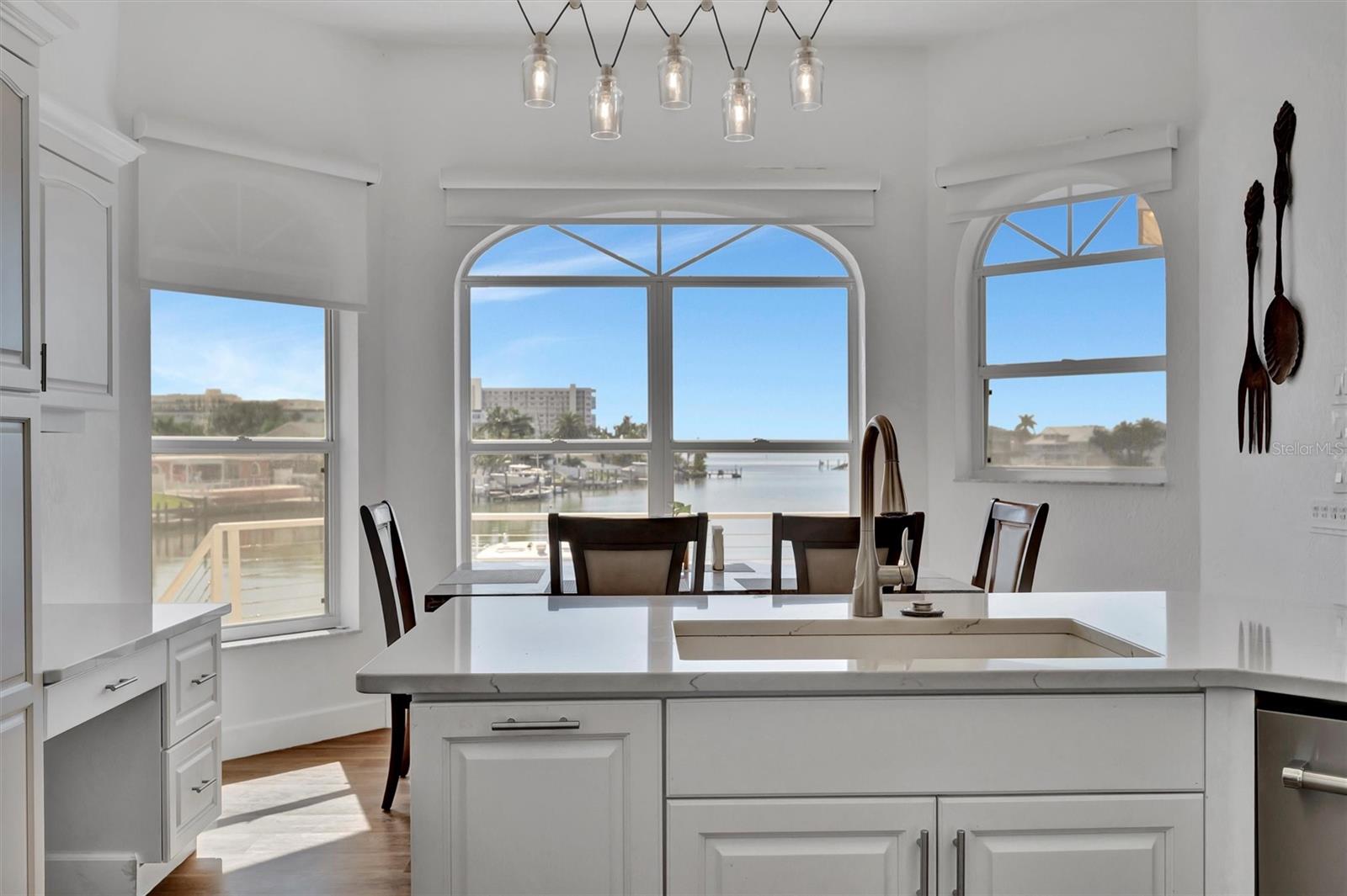 Listing photo id 45 for 5918 Skimmer Point Boulevard S