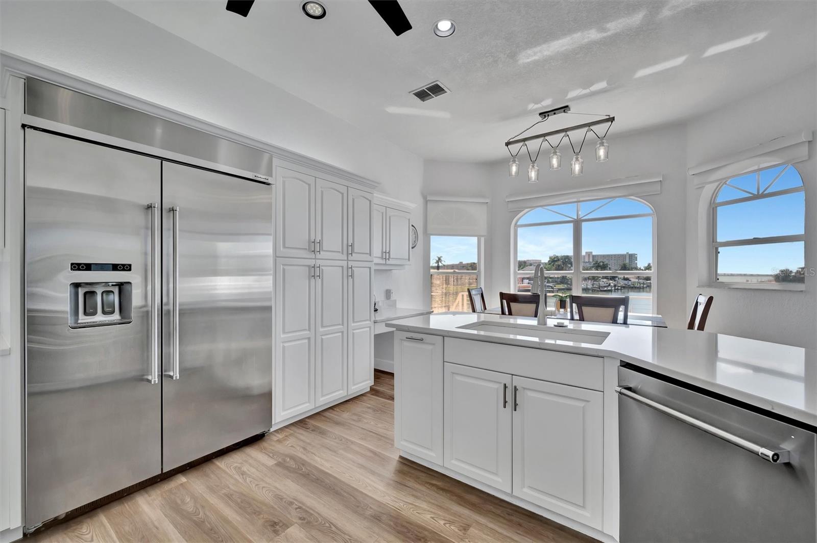 Listing photo id 47 for 5918 Skimmer Point Boulevard S