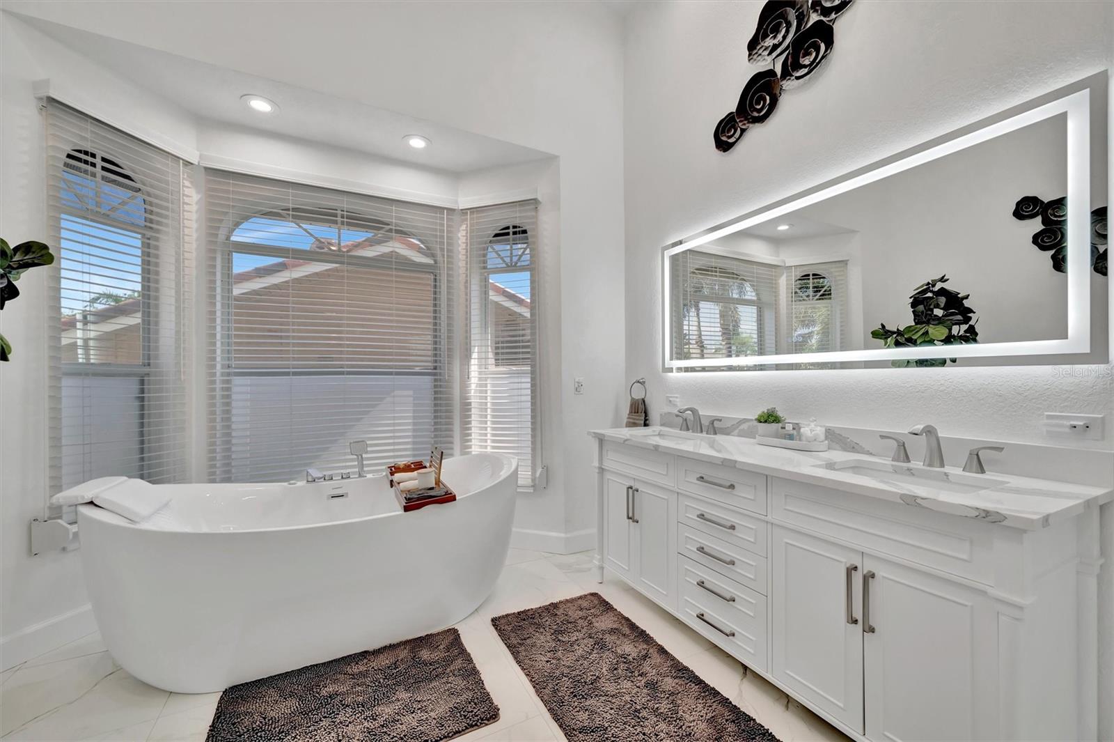 Listing photo id 50 for 5918 Skimmer Point Boulevard S