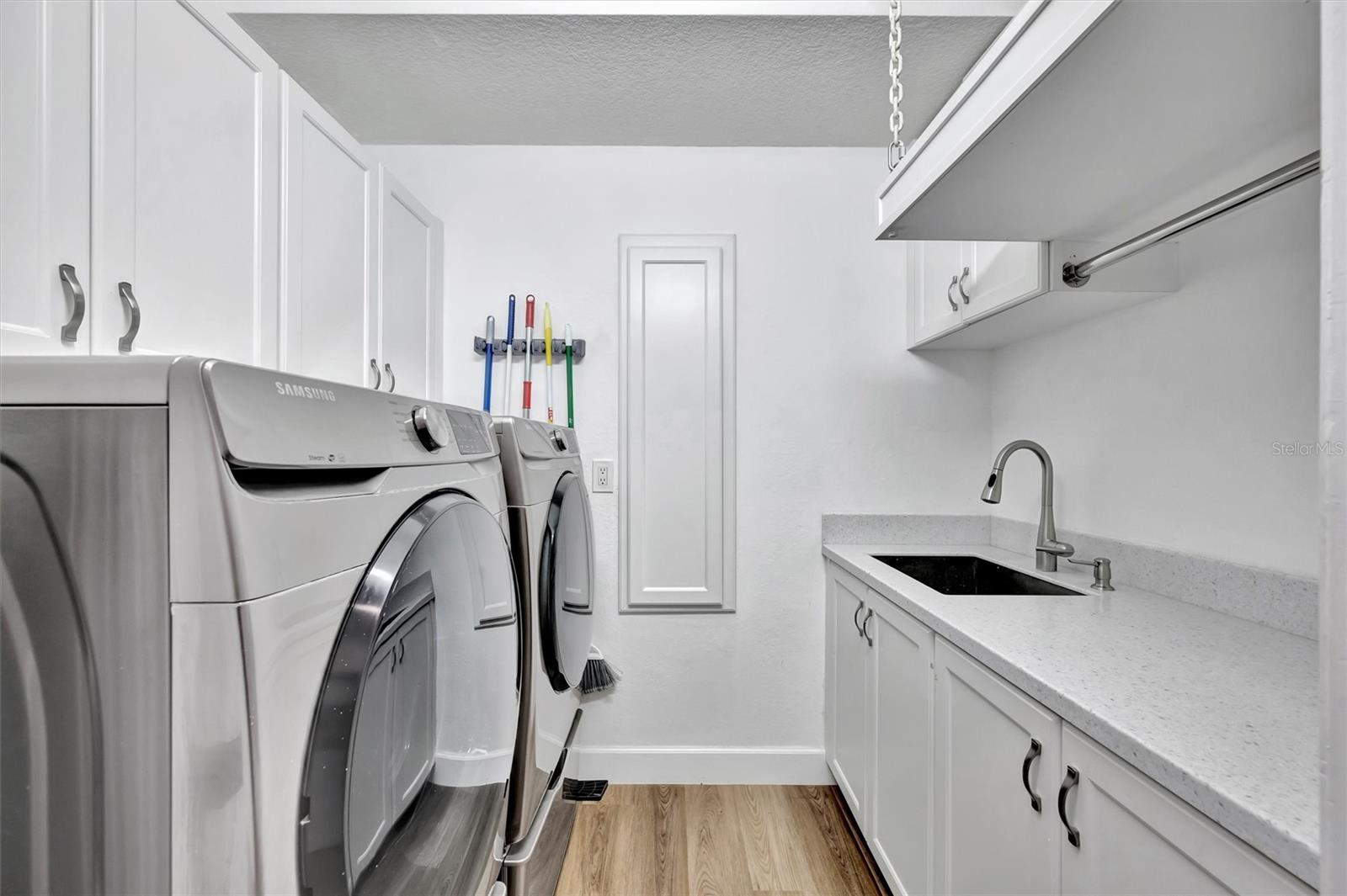 Listing photo id 59 for 5918 Skimmer Point Boulevard S