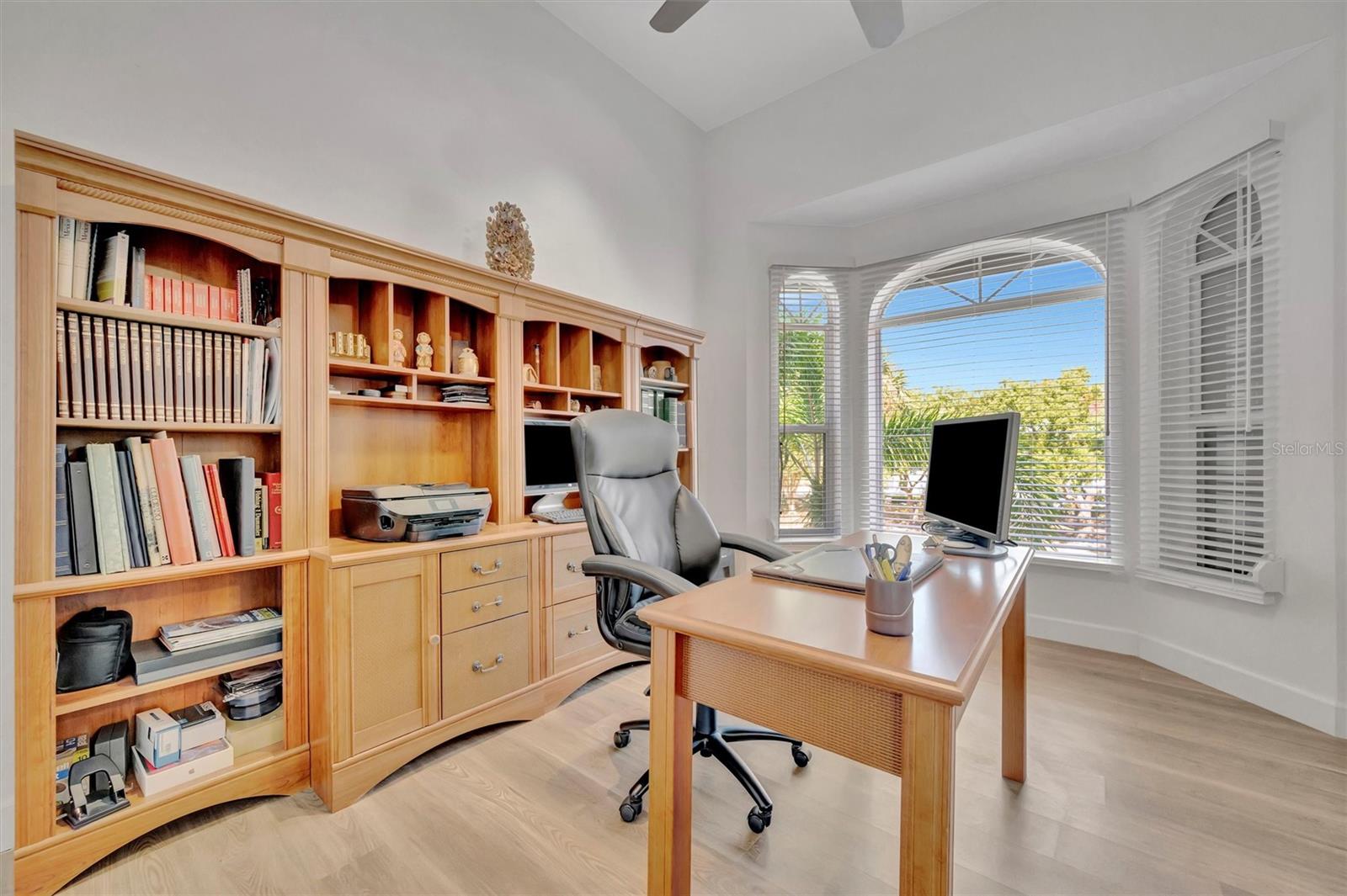 Listing photo id 61 for 5918 Skimmer Point Boulevard S