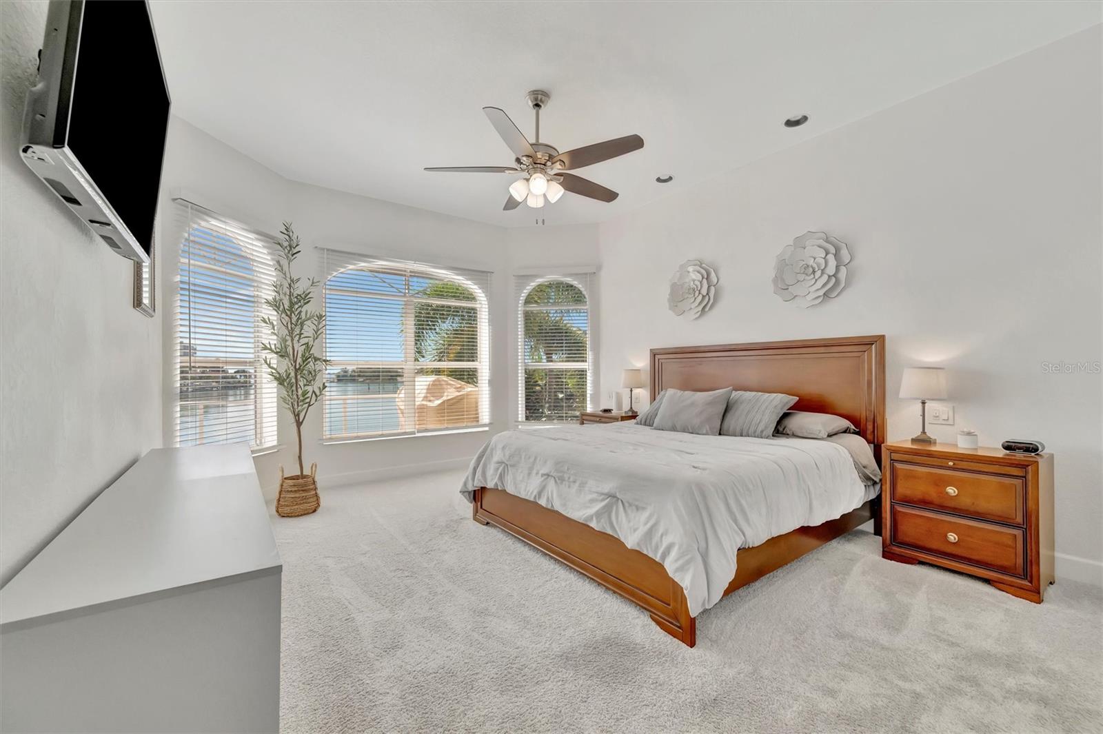 Listing photo id 63 for 5918 Skimmer Point Boulevard S