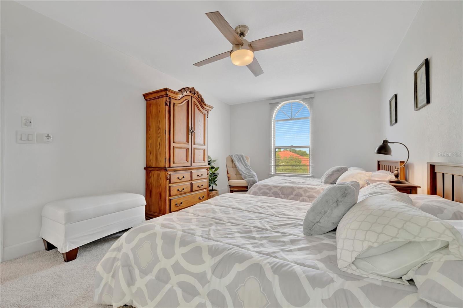 Listing photo id 74 for 5918 Skimmer Point Boulevard S