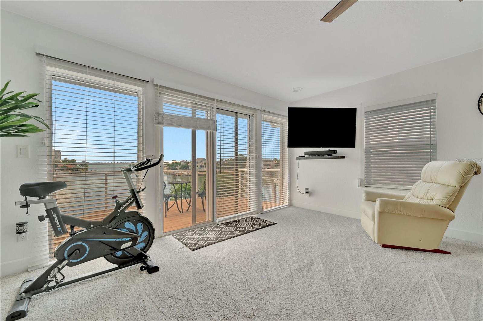 Listing photo id 80 for 5918 Skimmer Point Boulevard S