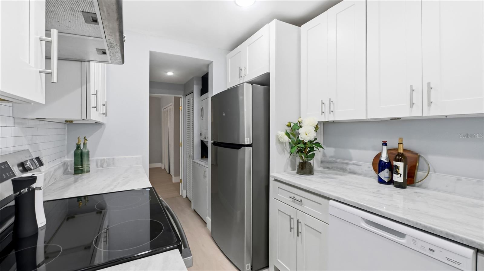 Image 10 of 31 For 2925 Clinton Street S