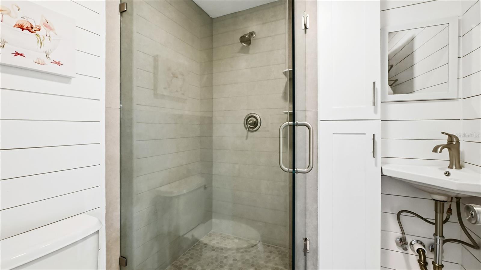 Image 13 of 31 For 2925 Clinton Street S