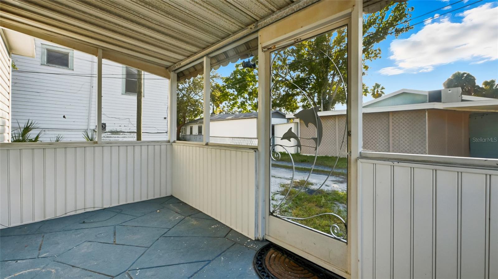 Image 21 of 31 For 2925 Clinton Street S